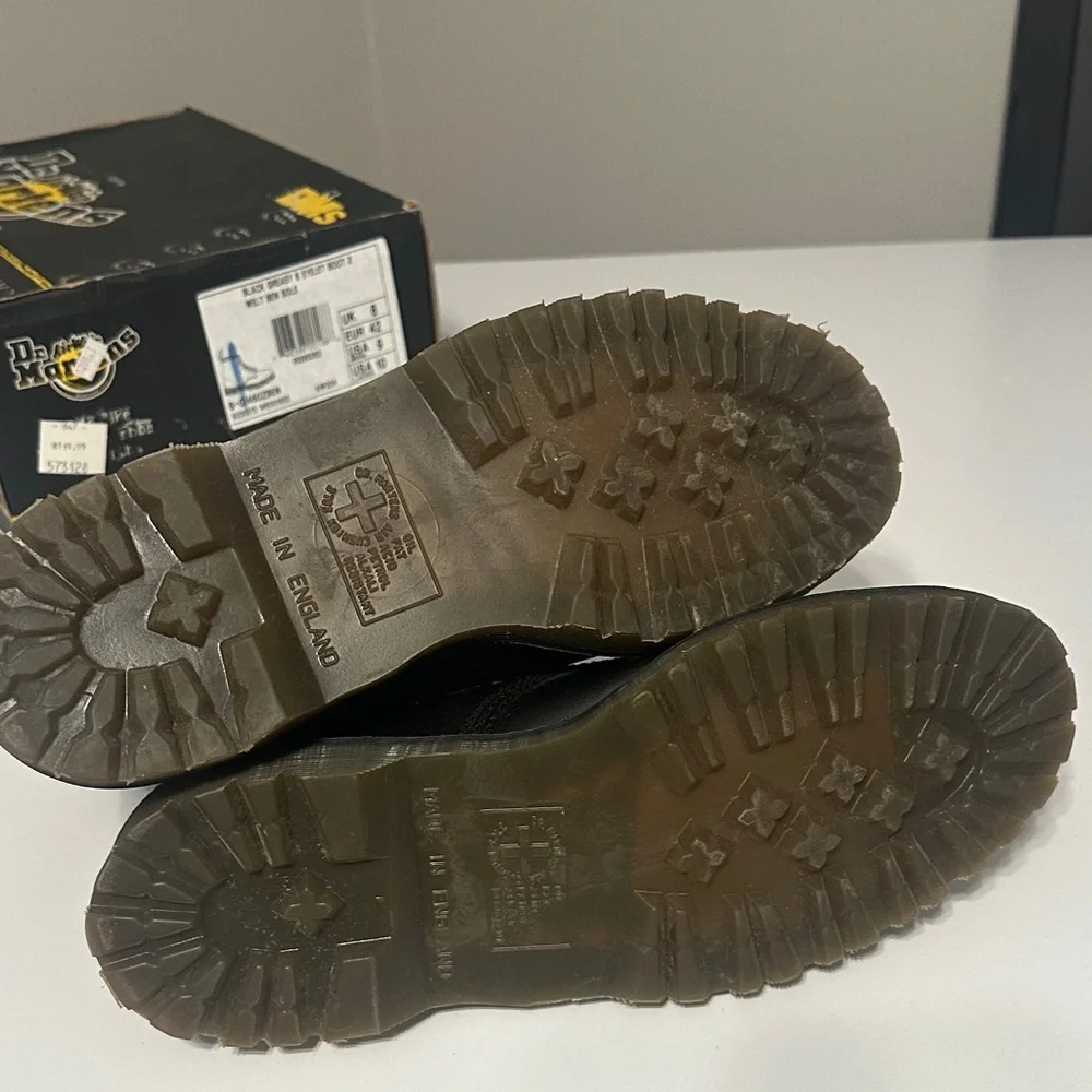 Dr. Martens Black Leather Boots 1460 - Picture 5 of 14